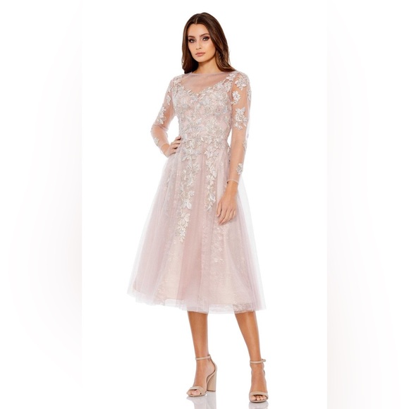 Mac Duggal Dresses & Skirts - NWT Mac Duggal Elegant Lace Midi Dress in Blush Pink